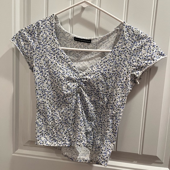Brandy Melville Tops - brandy melville floral white and blue gina top